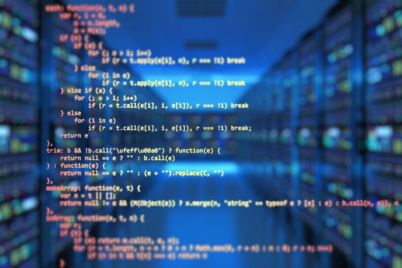codice informatico tra i corridoi del data center FairConnect