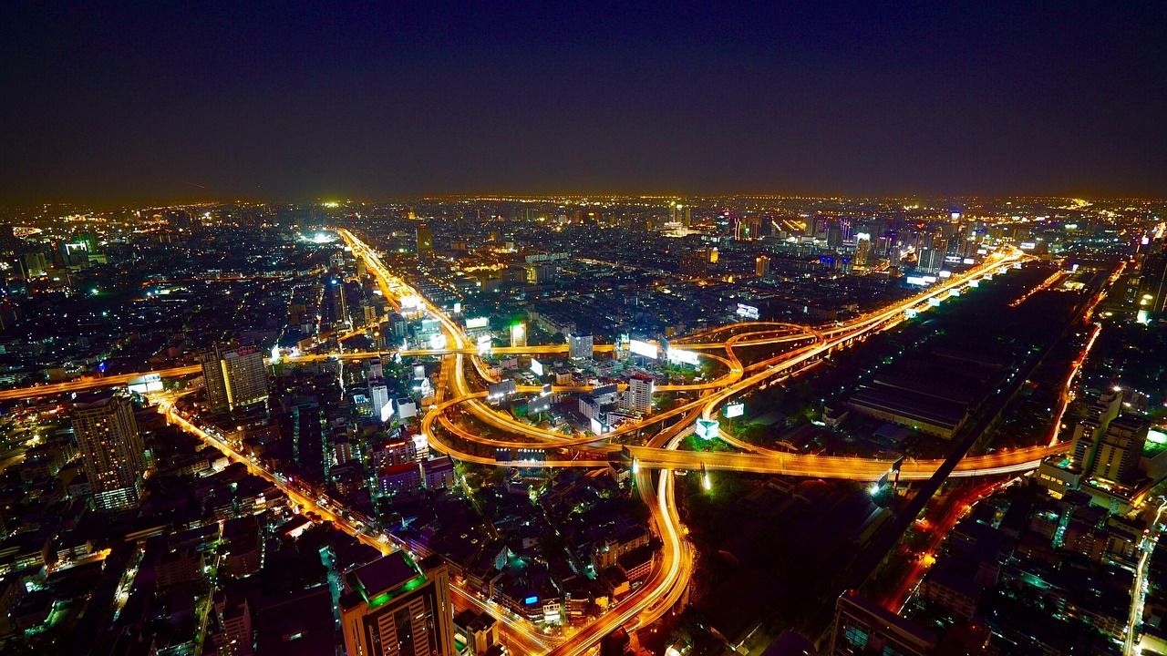 città interconnessa con auto smart